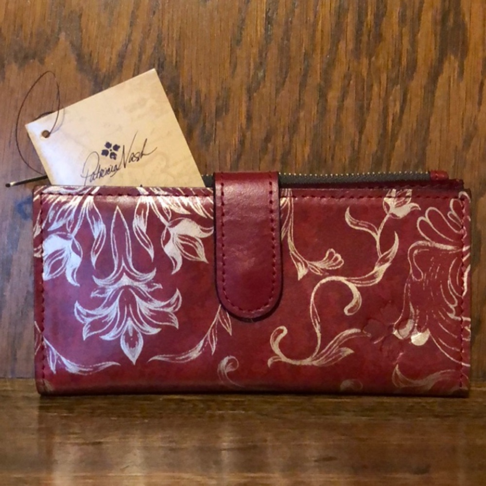 NWT-Patricia Nash-Italian Wallpaper-Nazari Bifold Wallet-Red & Gold-$89